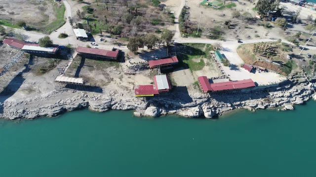 Adana'daki Amerikan Adası'nda Kaçak Yapılar İçin Yıkım Kararı