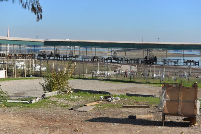Adana'daki Amerikan Adası'nda Kaçak Yapılar İçin Yıkım Kararı