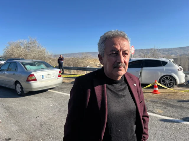 Nevşehir'de Yolcu Minibüs ile Otomobil Çarpıştı