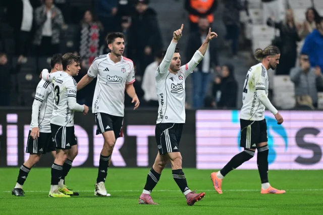 Siyah-Beyazlılar Sahasındaki 4 Maçlık Galibiyet Hasretini Bitirdi