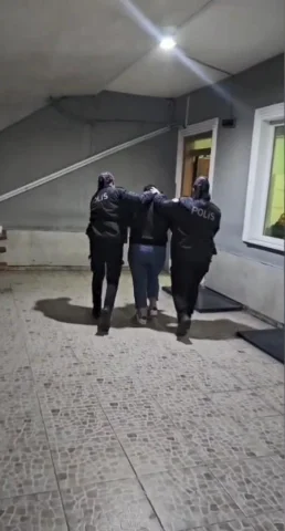 Kuyumculara Sahte Altın Sattı, Kameralara Yakalandı