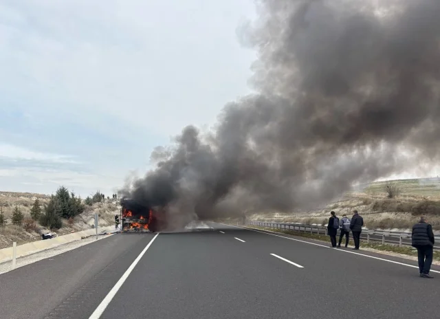 Eskişehir'de Korkutan Otobüs Yangını
