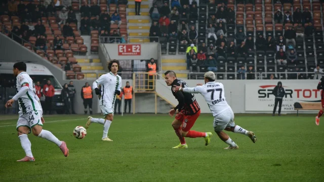Arca Çorum FK Sakaryaspor Karşısında 2 Golle Güldü