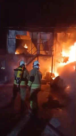 Hatay'da İşçilerin Kaldığı Yatakhanede Yangın Çıktı