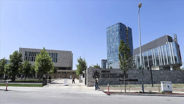 Ankara'daki uçak kazası nedeniyle Libya'nın Ankara Büyükelçiliğinde bayraklar yarıya indirildi
