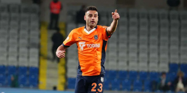 TÜMOSAN Konyaspor, Deniz Türüç ile anlaştı