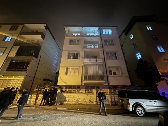 Boşanma Aşamasındaki Eşini Öldürdü, Ardından İntihar etti