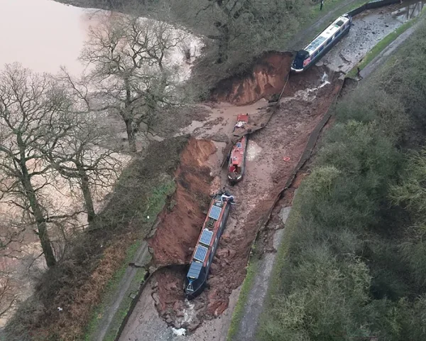 200 Yıllık Set Çöktü: Shropshire Kanalı'nda Devasa Obruk