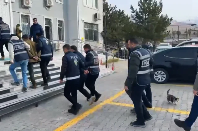 Ağrı'da son bir ayda kesinleşmiş hapis cezasıyla aranan 34 hükümlü yakalandı