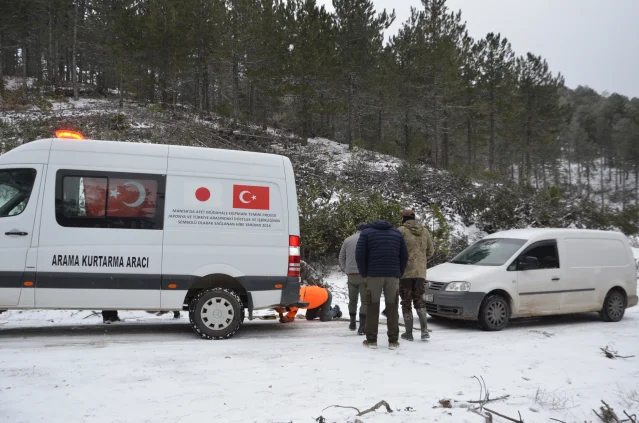 Manisa'da dağda mahsur kalan 3 avcı kurtarıldı