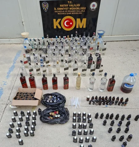 Hatay'da sahte içki operasyonunda 5 şüpheli yakalandı