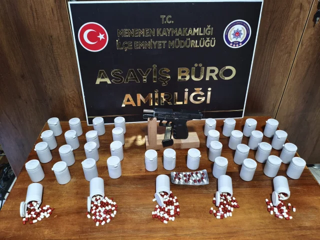 İzmir'de uyuşturucu operasyonunda gözaltına alınan 3 şüpheli tutuklandı