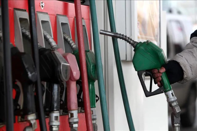 Petrol Fiyatları Jeopolitik Gerilimle Haftaya Yükselişle Başladı