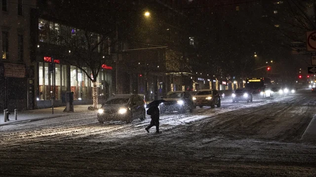 ABD'de şiddetli kış alarmı! Kar fırtınası ve kasırgalar ulaşımı felç etti