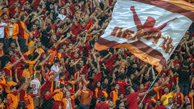 Erden Timur'un Tutuklanmasının Ardından Galatasaray Tribünle...