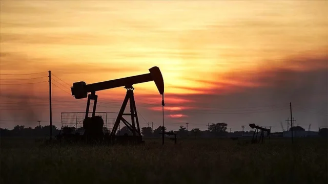 Petrol Fiyatları Jeopolitik Risklere Rağmen Düşüş Gösterdi