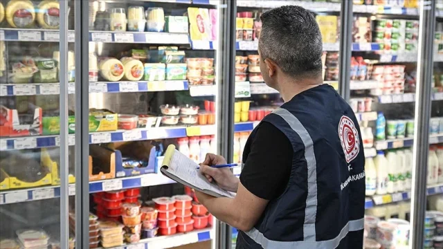 Samsun'da gıda denetimleri! 285 işletmeye 23 milyon lira ceza