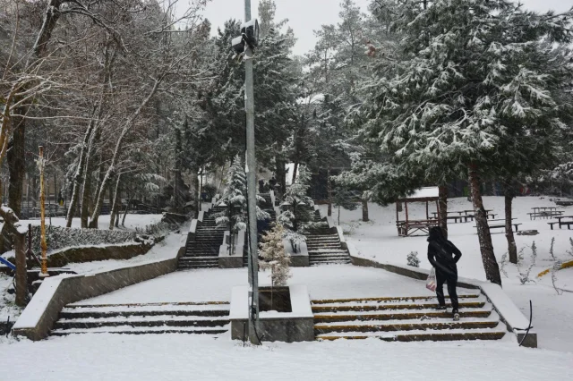 Dicle Üniversitesinde olumsuz hava koşulları nedeniyle eğiti...