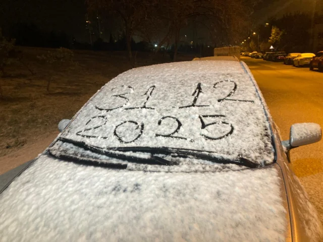 Ankara’da gece saatlerinde kar yağışı etkili oldu