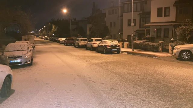 Ankara’da gece saatlerinde kar yağışı etkili oldu