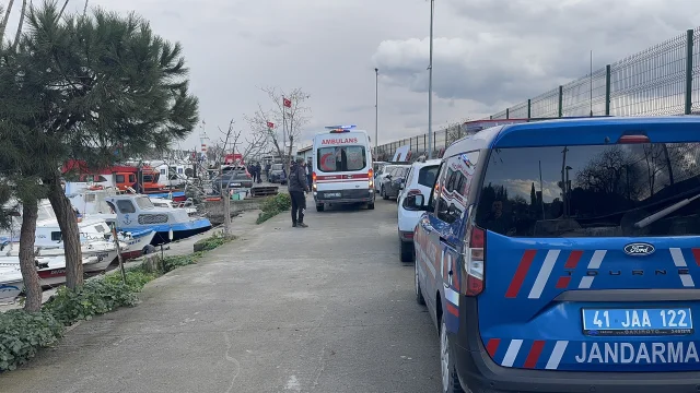 Denizde boğulma tehlikesi yaşayan kişiyi sahil güvenlik kurtardı