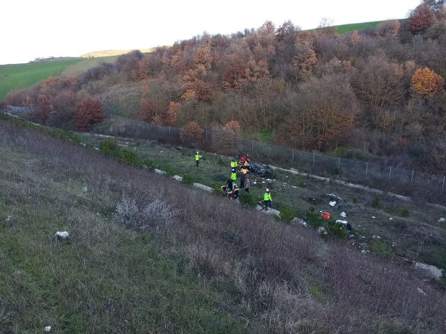 Balıkesir'de Feci Kaza: Otomobil Şarampole Yuvarlandı