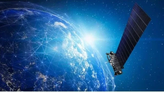 Starlink Uzay Güvenliği İçin Uydularını Daha Alçak Yörüngeye Çekiyor