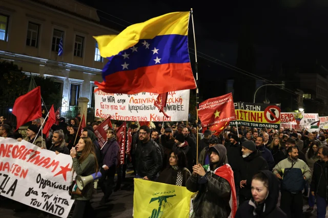 Atina'da ABD'nin Venezuela'ya Yönelik Saldırısına Protesto