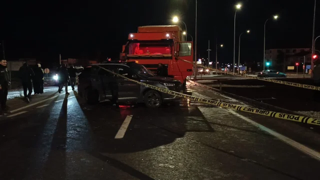 Afyonkarahisar’da Feci Kaza: Tır ile Otomobil Çarpıştı