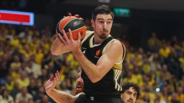 Nando de Colo Fenerbahçe'ye geri döndü