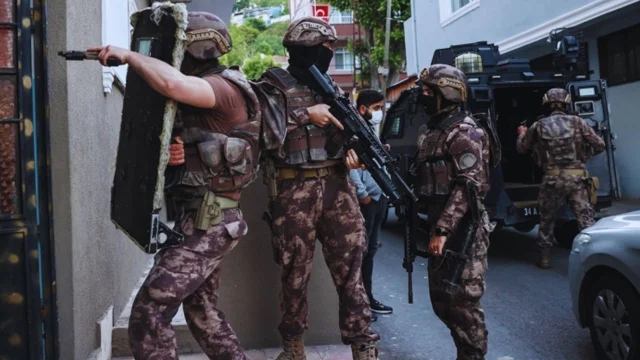 Kapalıçarşı'da kara para operasyonu: Çok sayıda gözaltı var