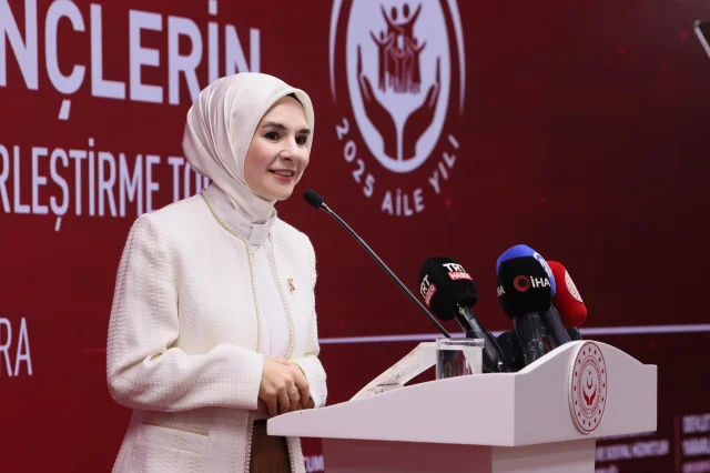 15 yaş altına sosyal medya yasağı düzenlemesi ay sonunda Meclis'te!