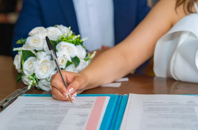 Nikahta yapay zeka skandalı: Mahkeme ''evlilik yok'' dedi