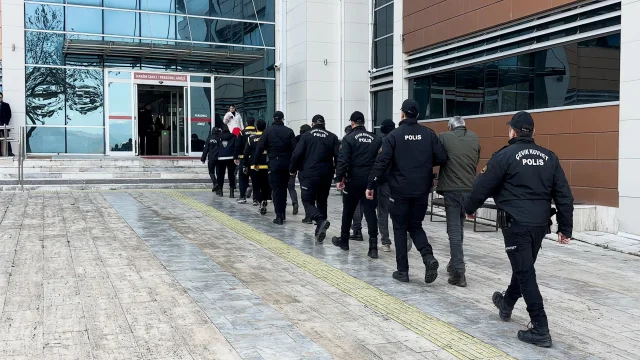 İzmir Ödemiş’te Fuhuş Baskını: 8 Şüpheli Tutuklandı