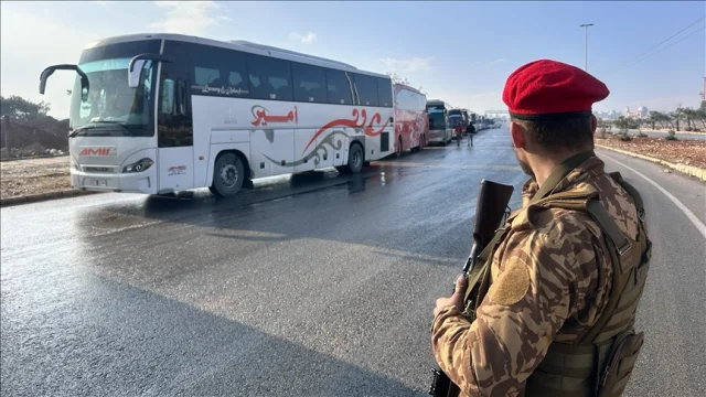 Terör örgütü mensupları 'ilerleyen saatlerde' Halep'i terk edecek