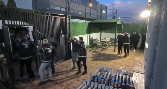 İzmir'de Fuhşa Zorlanan 14 Kadın Kurtarıldı: 4 Şüpheli Tutuklandı