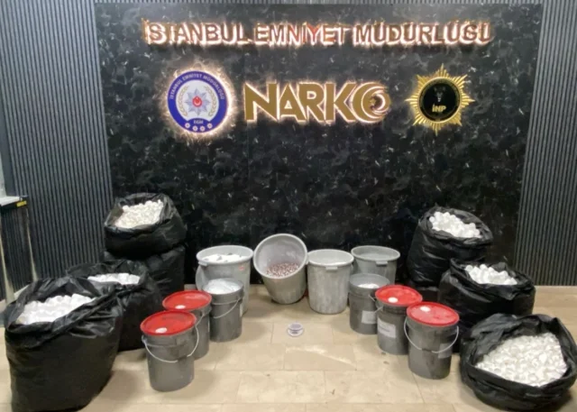 İstanbul'da düzenlenen uyuşturucu operasyonunda 3 kişi yakalandı