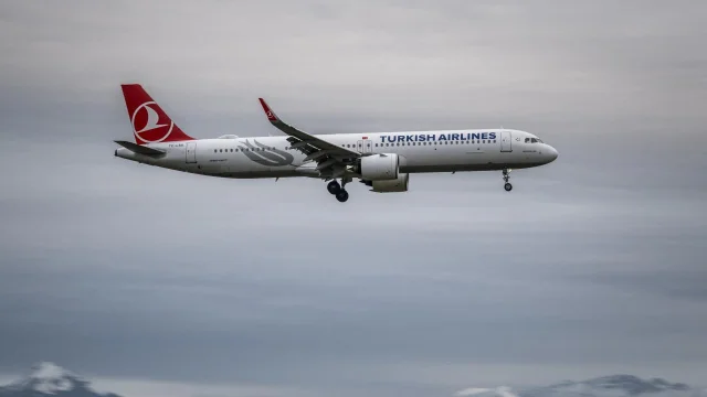 THY, olumsuz hava koşulları nedeniyle yarınki 54 seferini iptal etti