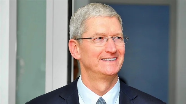 Apple CEO'su Tim Cook, 2025'te 74,3 milyon dolar kazandı