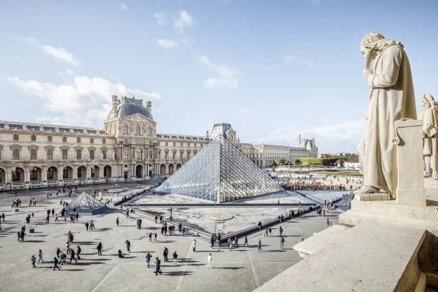 Louvre Müzesi grev nedeniyle ziyarete kapatıldı