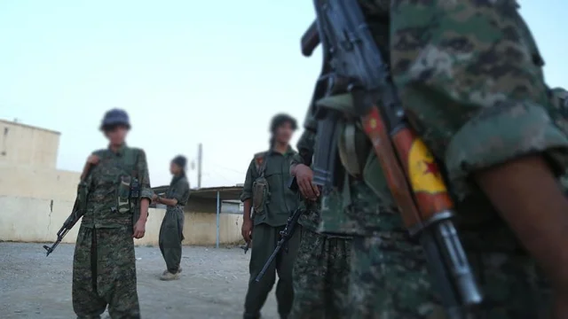 Terör örgütü YPG/SDG Deyr Hafir'den sivillerin çıkışını engelliyor
