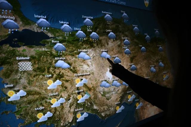 Soğuk ve Yağışlı Hava Hafta Sonu da Etkisini Sürdürecek Mi? Meteoroloji Uyardı