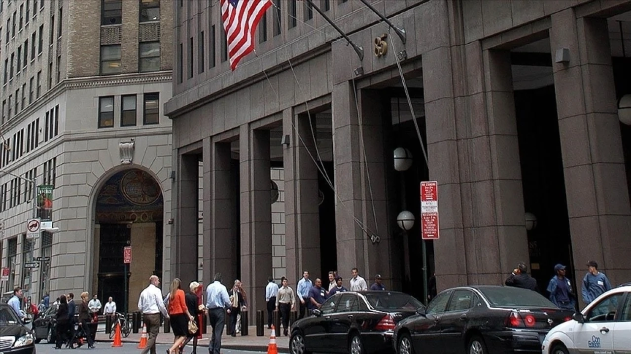 Wall Street'te Yükseliş: Çip Hisseleri ve Bankalar Rallide