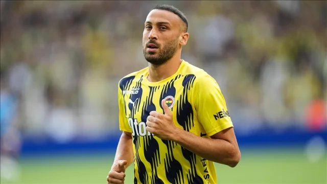 Fenerbahçe Cenk Tosun ile Yollarını Resmen Ayırdı