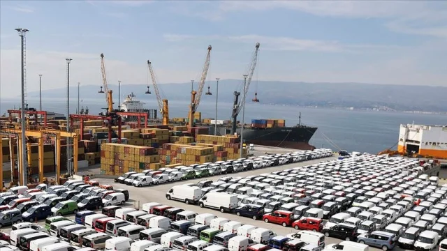Hafif ticari araç, kamyon ve kamyonet ihracatı 7,1 milyar dolarla zirveye çıktı