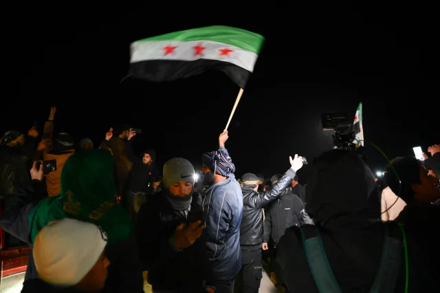 YPG/SDG’nin Fırat’ın Doğusuna Çekilmesi Deyr Hafir’de Umutları Yeşertti