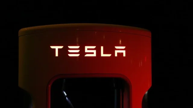 Elon Musk Duyurdu: Tesla AI 5 Çipi 50 Kat Daha Güçlü Olacak