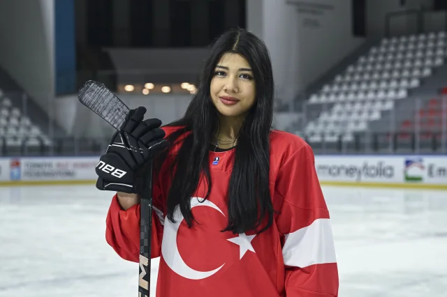 18 Yaş Altı Kadın Buz Hokeyi Milli Takımı Sahaya Çıkıyor