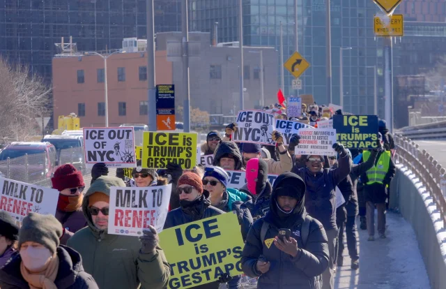 New York'ta Binlerce Kişi ICE Uygulamalarına Karşı Sokağa Çıktı