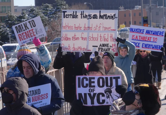 New York'ta Binlerce Kişi ICE Uygulamalarına Karşı Sokağa Çıktı